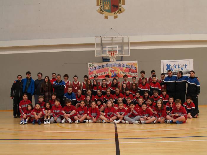 CBASKek denboraldiko 8 taldeak aurkeztu ditu
