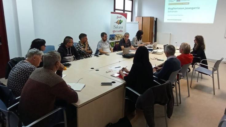 Mugikortasun jasangarria aztertzeko lehen bilera