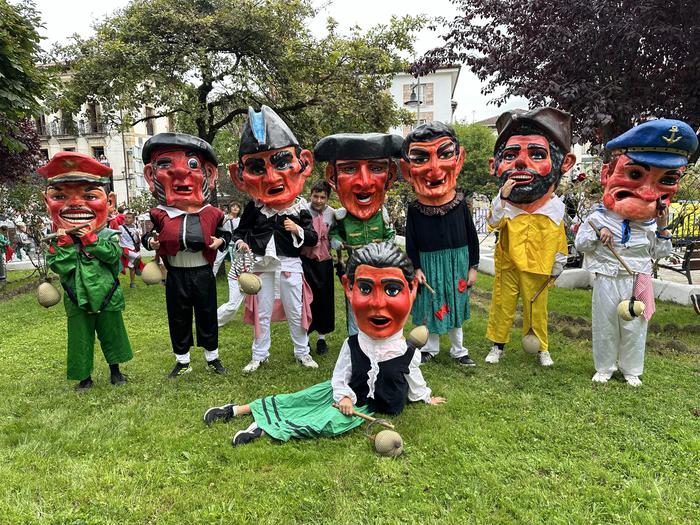 Txistulari eta Astoa buruhandien aurkezpena