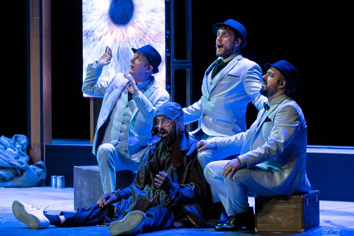 'Madness' komedia musikala