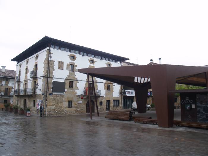 Festetarako langileak kontratatuko ditu udalak