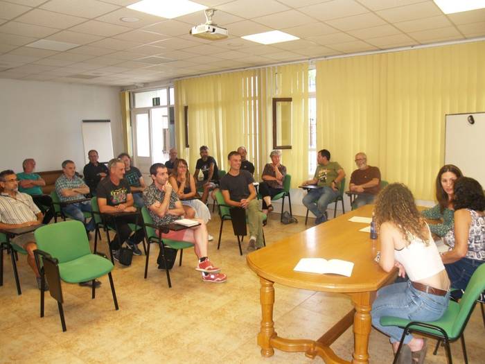 Mank-ek euskara ikasteko dirulaguntzak handitzea onartu du