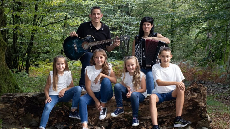 Jon, Jaione eta seme alabak kontzertuan