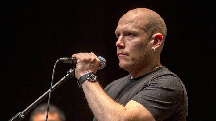 "Oso pozik, finalean kantatzea plaza berezia eta polita da, opari bat, baina iristeko lan handia dago aurretik"