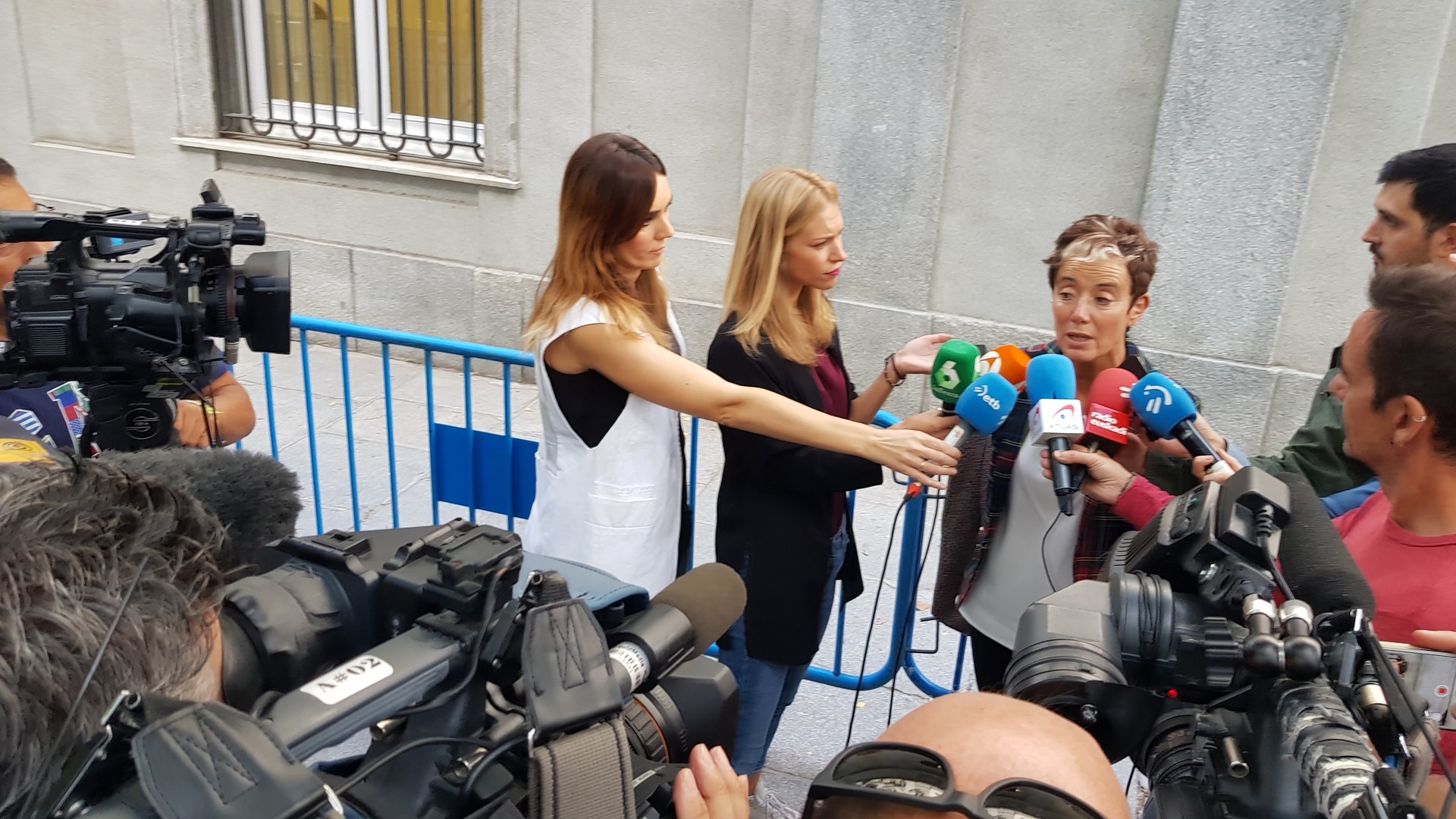 "Zer erabakiko den lehenbailehen jakin nahi dute"
