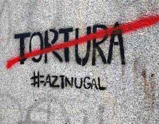 Gobernuak hiru sakandar torturaren biktima gisa aitortu ditu