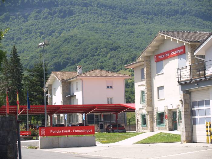 Droga trafikoa egotzi diote gizonezko bati