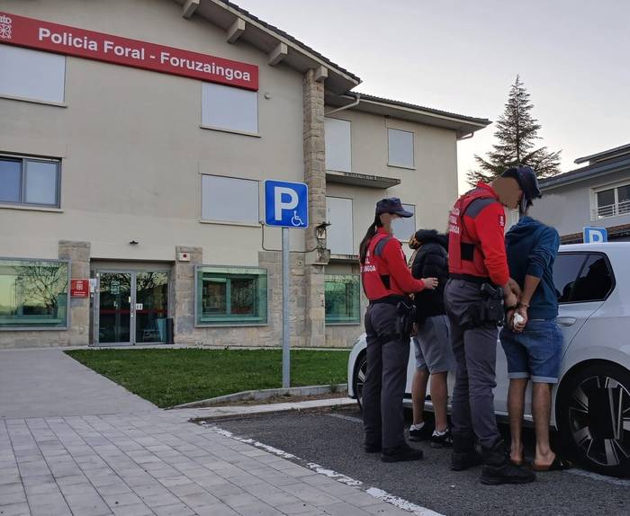 Ebasketa leporatu diete bi gizonezkori