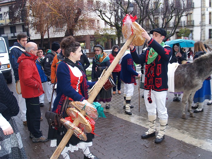 Kintoz bete dira kaleak - 21