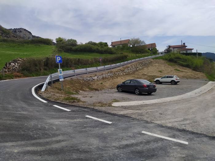 Disuasio aparkaleku bana Aizkorben eta Etxeberrin