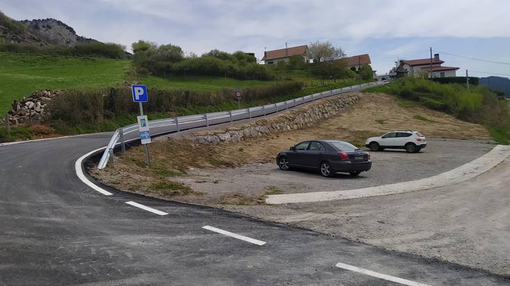 Disuasio aparkaleku bana Aizkorben eta Etxeberrin