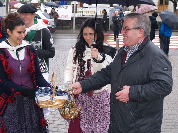 Kintoz bete dira kaleak - 14