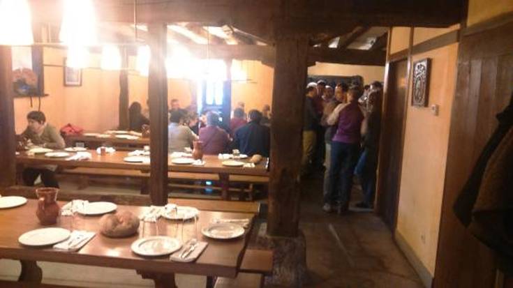 Sagardotegi irekierak, haragia ongi eginda edo ez, Enrike Zelaiari saria