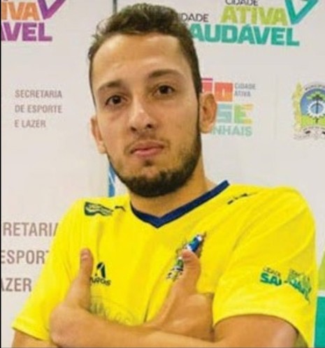 Xotak Linhares fitxatu du