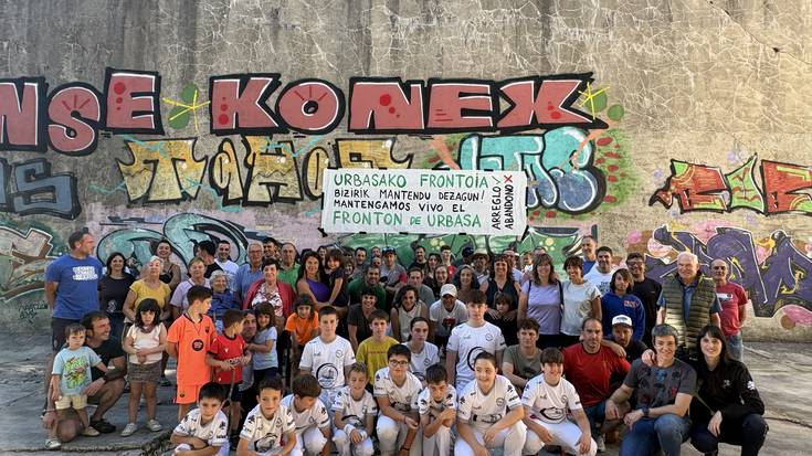 Sakana eta Ameskoa batuta, Urbasako frontoia zaharberritzeko eskariarekin