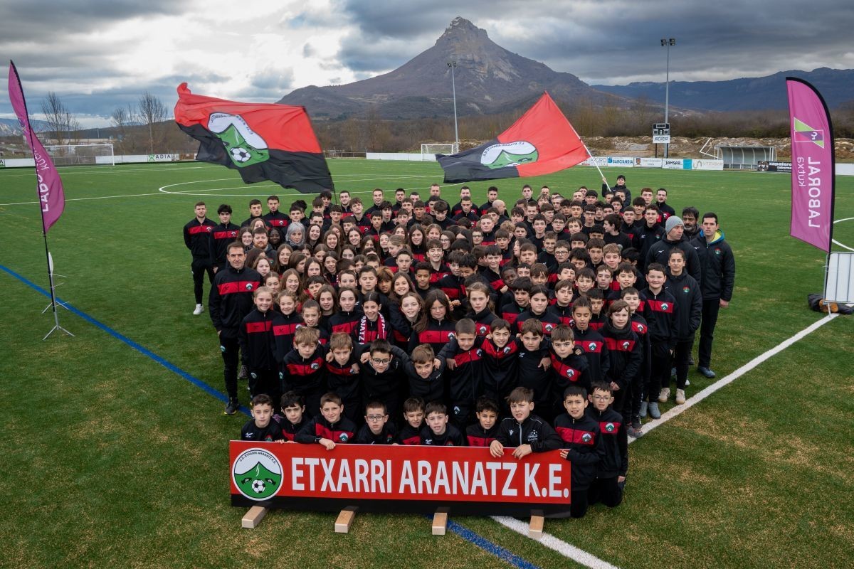 Derbiko puntuak Etxarri Aranatzen geratu ziren