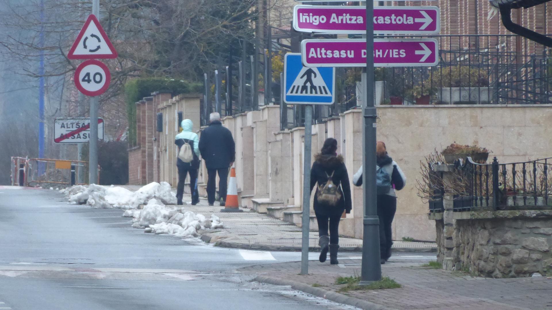 Zelai kaleko ur hornidura sarearen zati bat berrituko da