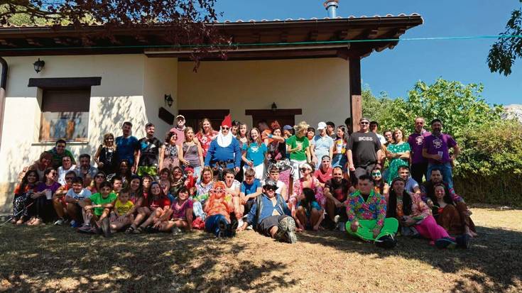Etxez etxe, herria elkartuz