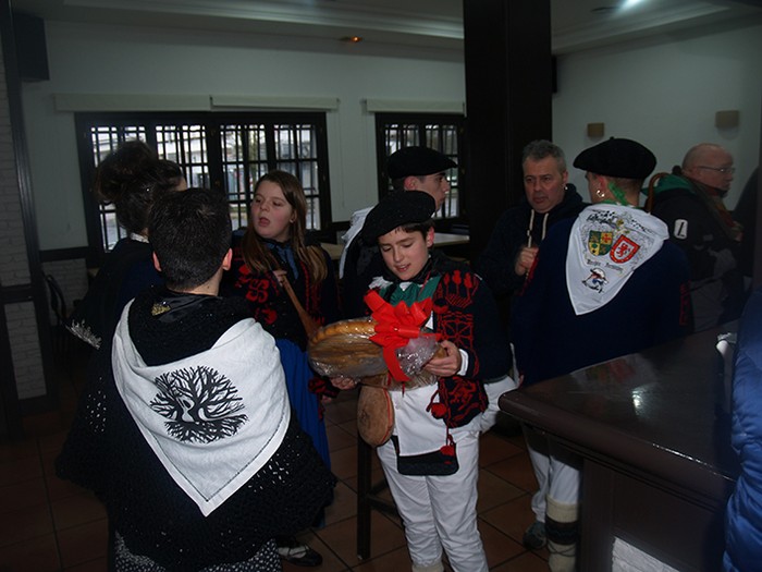 Kintoz bete dira kaleak - 28