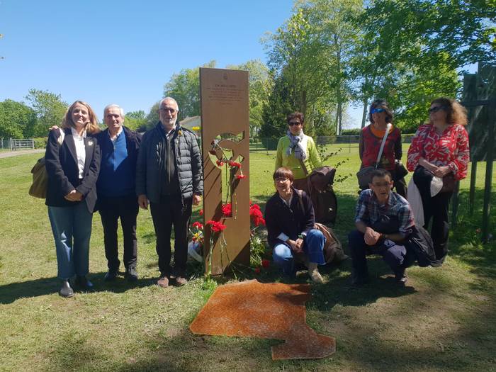 Gurseko errefuxiatu eremuan egondakoak gogoan