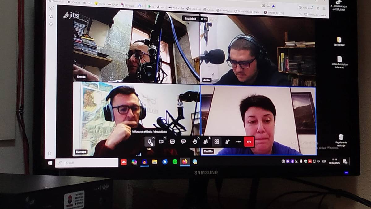 Castillo Suarezekin "Emakume izateko 60 modu gidaz eta Literatur geraldiaz"