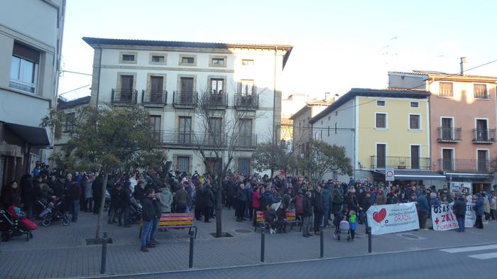 Osasuna eskubidea dela aldarrikatu dute