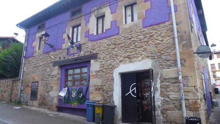 Altsasuko Gaztetxea, Itzako haur eskola eta kamioiak bide bazterretan