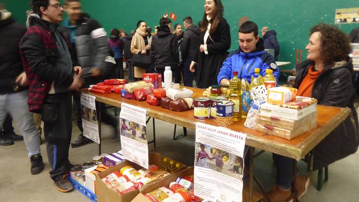 Olatzagutitik Lesbosera elkartasun jakiak