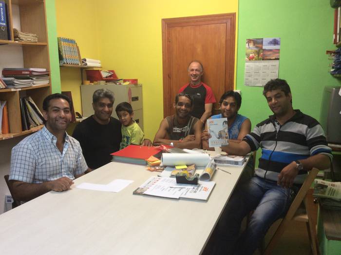 "Oso gustura eta pozik gaude euskara ikasten. Klaseak motz egiten zaizkigu"