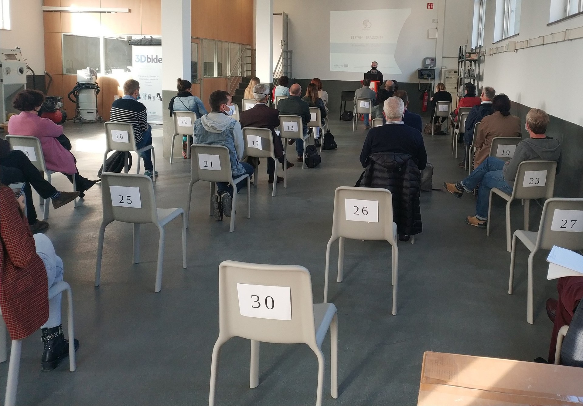Bertan proiektua ezagutzeko eta ekarpenak egiteko bilera