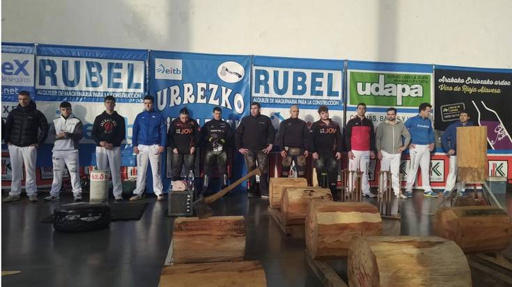 Urrezko aizkolariak Etxarrin