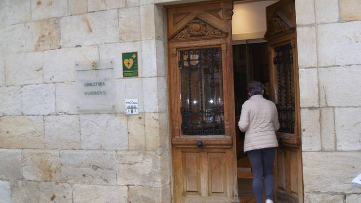 Udalak hiru lanpostu beteko ditu aurten