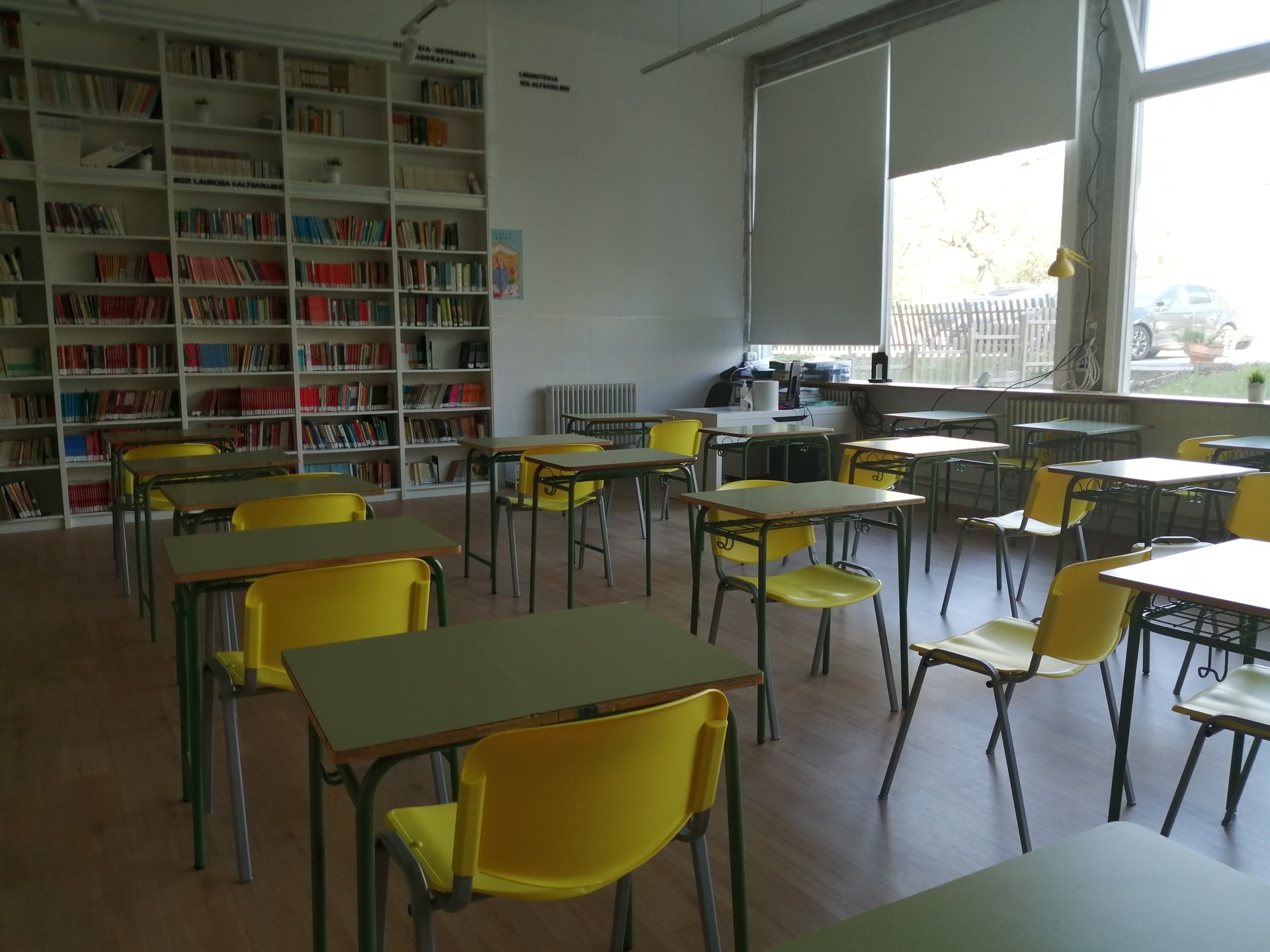 53 ikasle isolatu dituzte