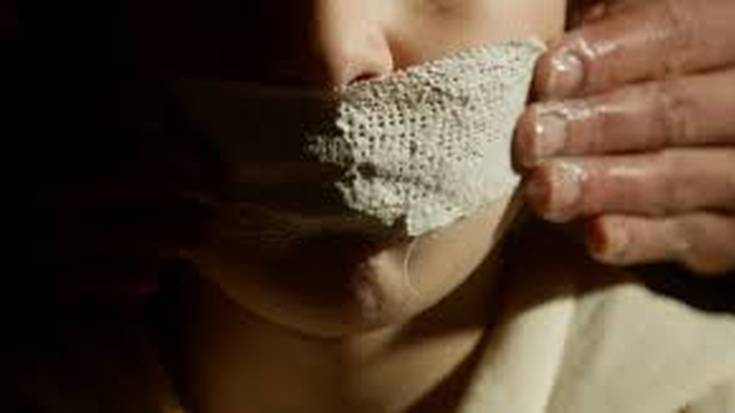 'Todos lo sabían' film dokumentalaren emanaldia