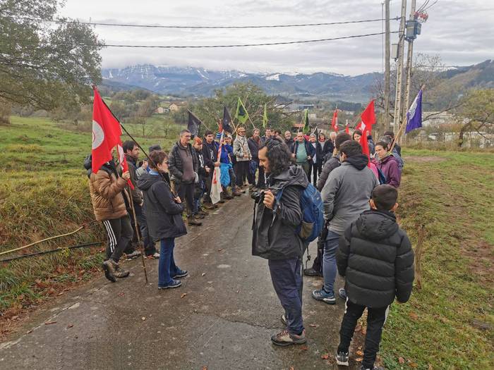 Iragarritako zundaketak salatu dituzte