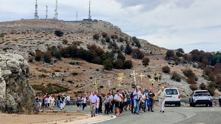 Gurutzeen festa hartu zuen Aralarrek
