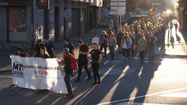2.500 pertsona baino gehiago Sakanako manifestazioan