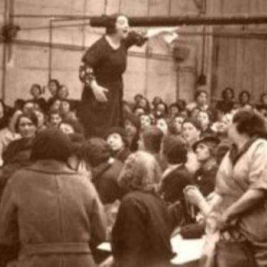 Historiako hiru emakumeen inguruan hizketan