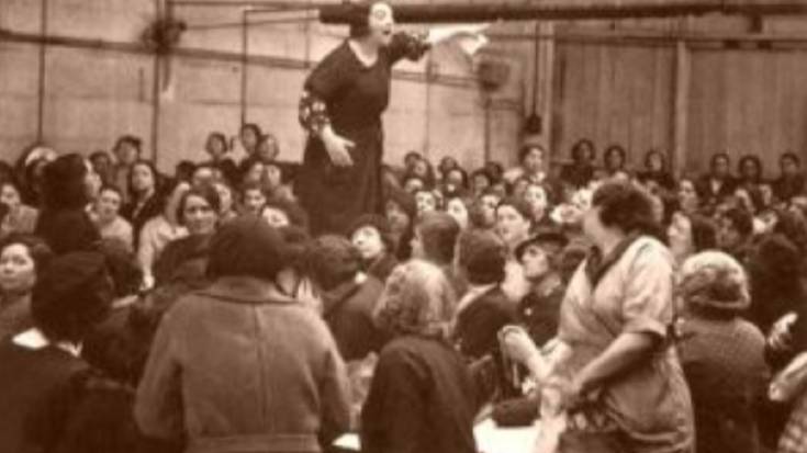 Historiako hiru emakumeen inguruan hizketan