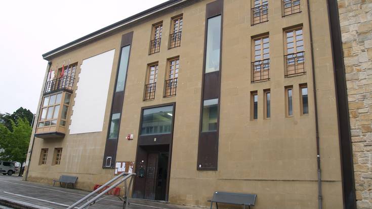 Udaleko administrari-ofizialaren lanpostua beteta