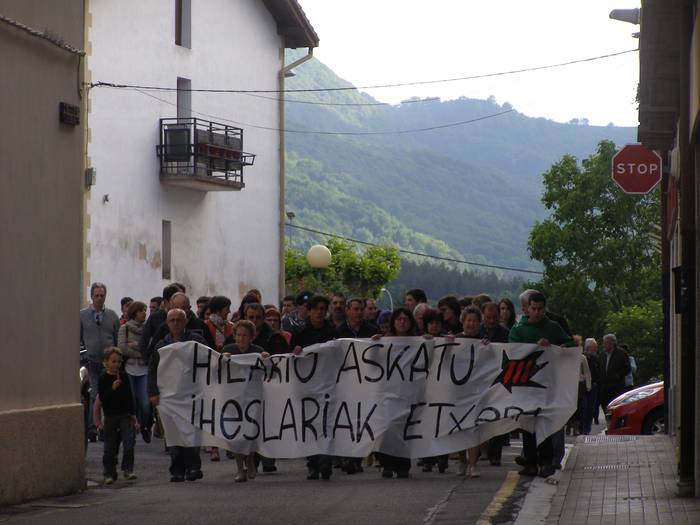 Urbizu iheslaria hil da