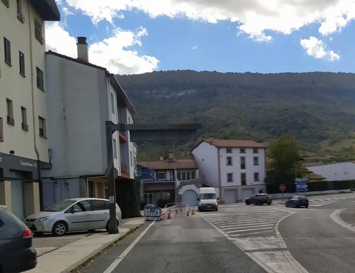 Beheko bentako bidegurutzeko lana errematatu zain