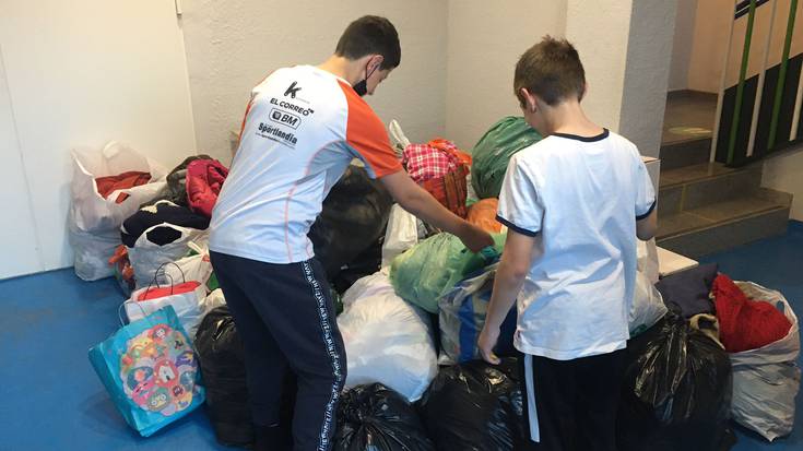 Siriarako manta bilketak segitzen du