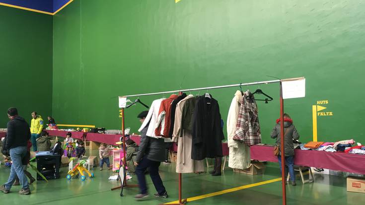 Bigarren eskuko arropa azoka 