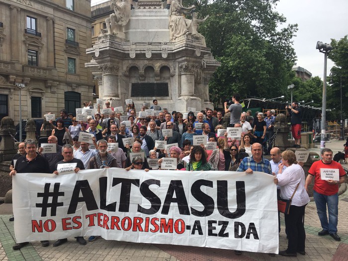 Gurasoek Espainaiko Auzitegi Nazionalak auziaren tramitazioa eteteko eskatu dute