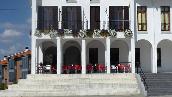 Irurtzungo udal kontua, Tokikom sariak, auto istripuak eta Aralarrerako pista itxita