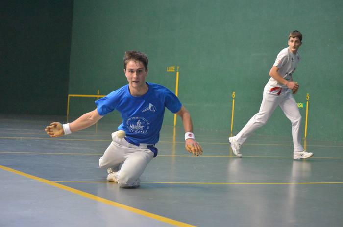 Pilota eta areto futbola