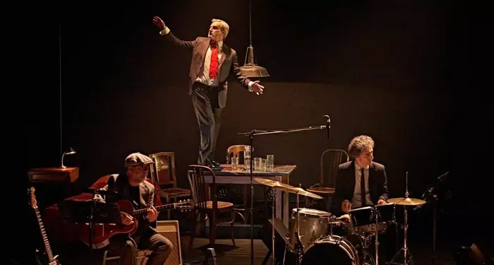 Alberto San Juan antzerkigilearen satira, Iortian