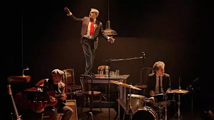 Alberto San Juan antzerkigilearen satira, Iortian