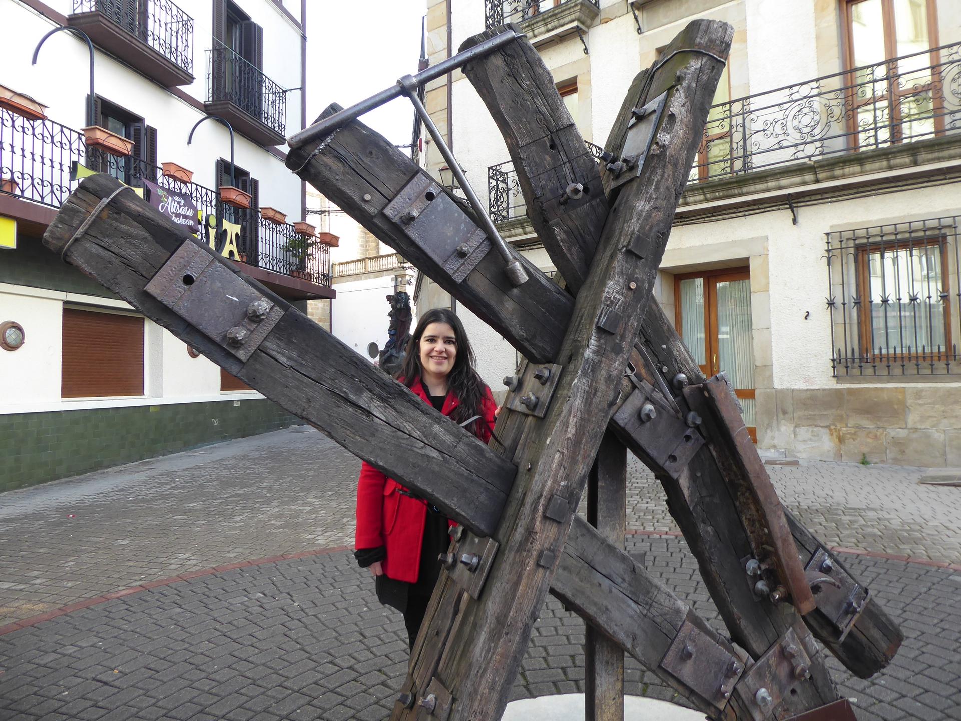 "Memoria historikoan emakumeak falta dira"